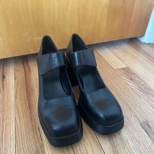 NWOT Vagabond Brooke Mayjane Pumps